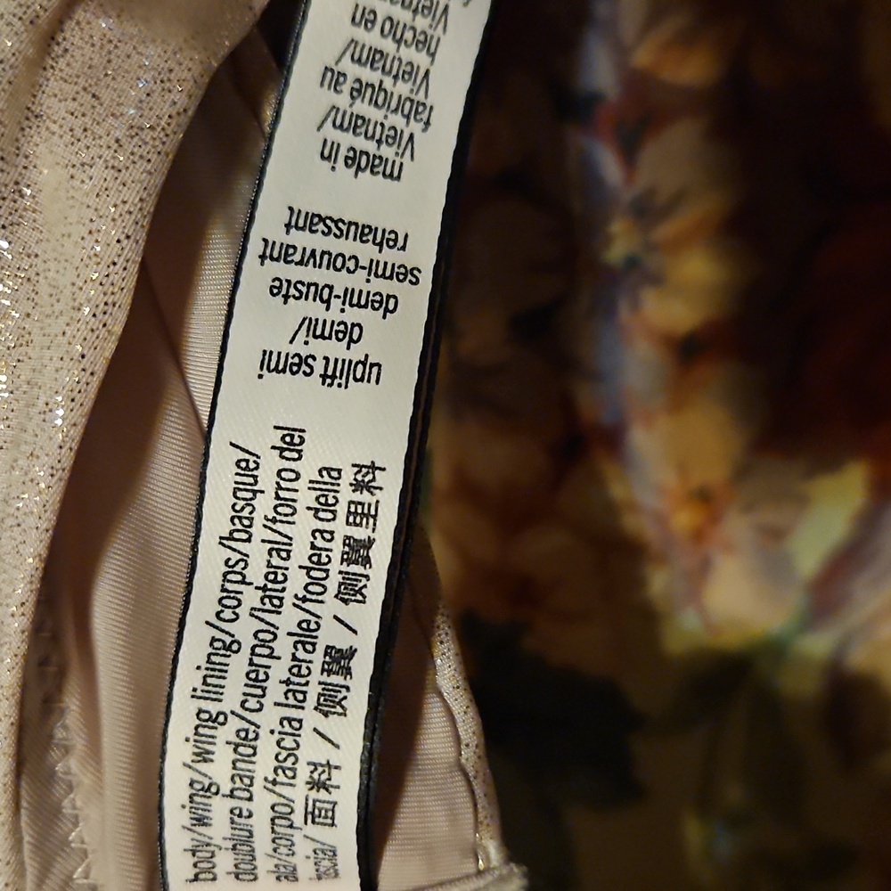 Victoria's secret bundle of two bras 36 DD - Picture 10 of 12